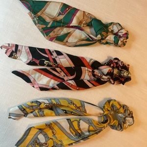 Lot of three elegant scrunchie scarves—lovely colorful chain link patterns